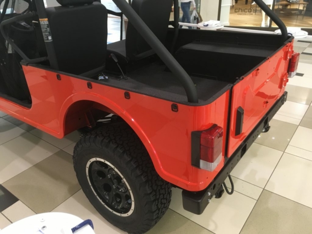 MAHINDRA ROXOR_REAR